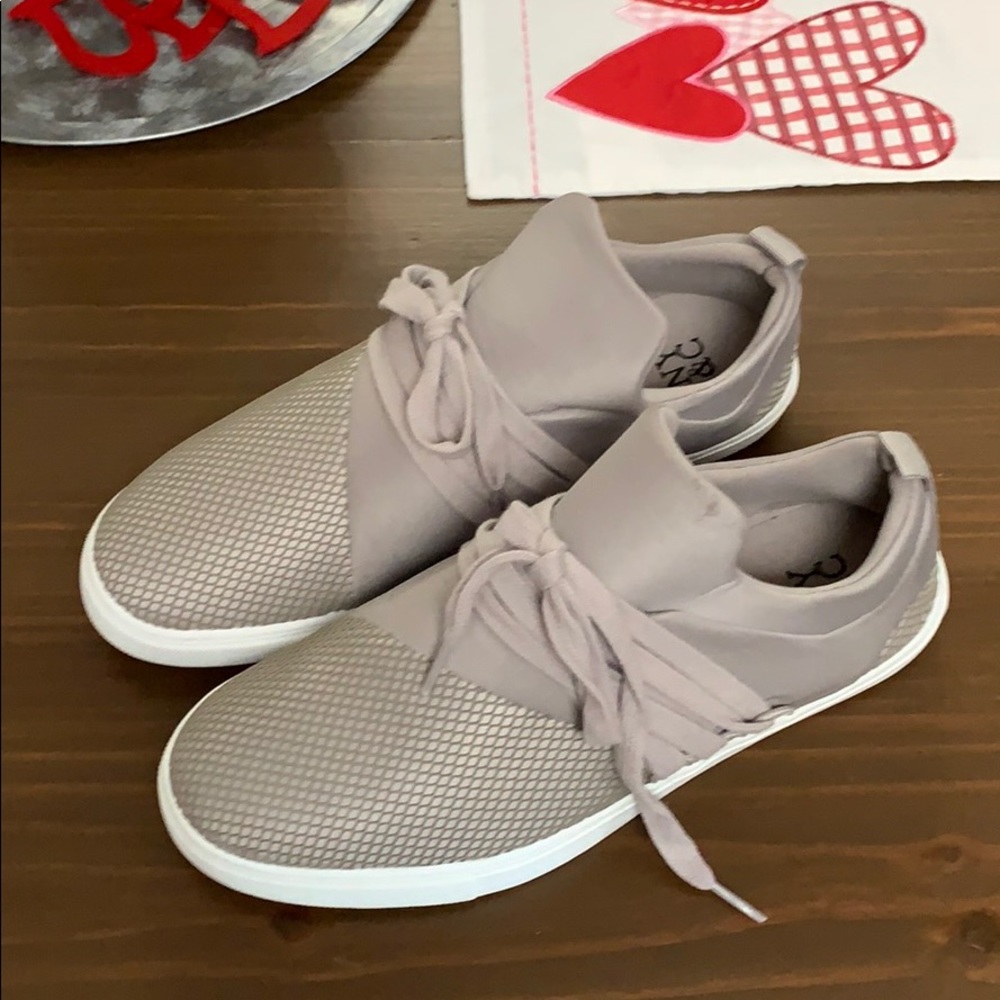 Women sneakers